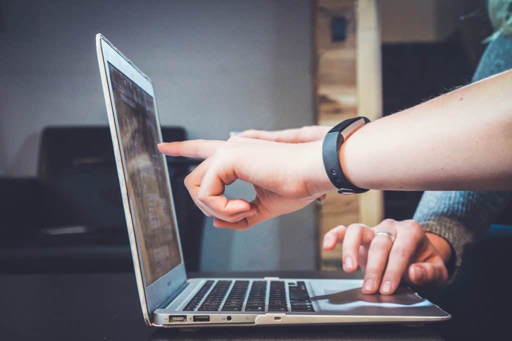 how to hire a recruiter